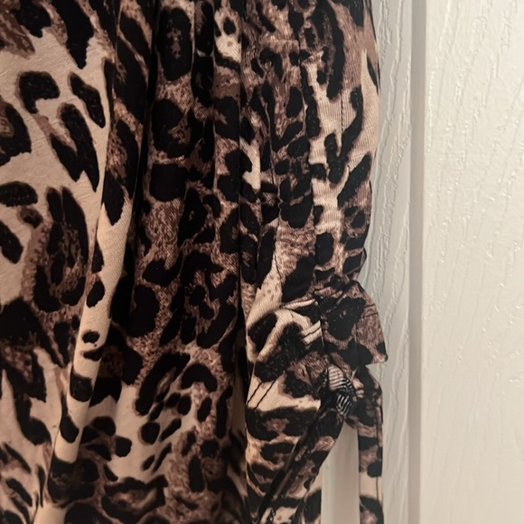 NWT TOP - Picture 3 of 3